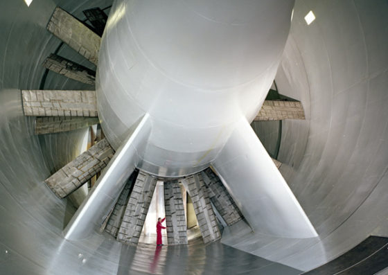 Les pâles des ventilateurs qui génèrent le flux d'air à l'intérieur de la grande soufflerie S1MA de Modane datent de la construction en 1947. Le temps est venu de les remplacer.