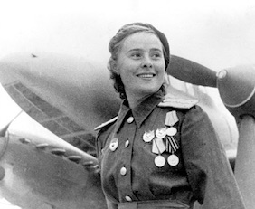 Mariya Dolina, commandant d'un escadron de bombardier en piqué.
