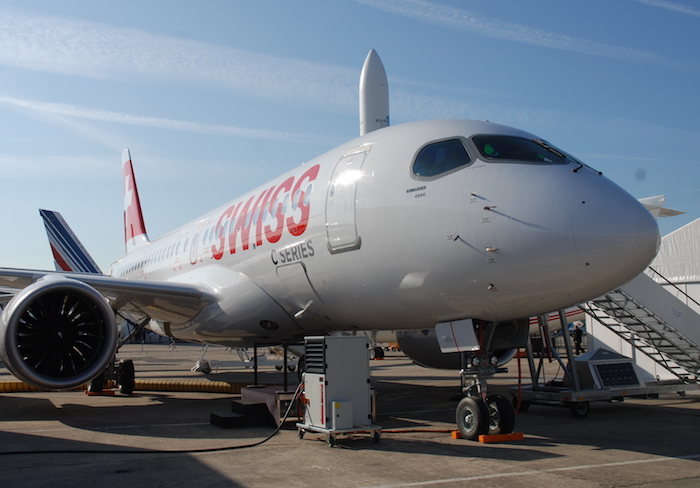 Le CS100 aux couleurs de Swiss sur le stand de Bombardier au salon aéronautique du Bourget 2015