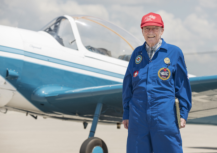 Le pilote canadien George Neal et son DHC-1 Chipmunk