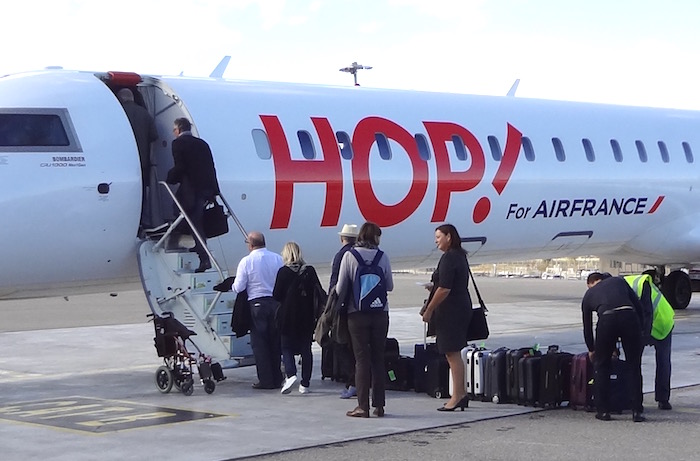 Les efforts faits sur l’amélioration de la ponctualité des vols, avec 59 % (+7 points vs 2014) de ponctualité à 0 minute, ainsi que les travaux en cours dans les escales participent également à la maîtrise des coûts de l’activité d'Hop ! Air France