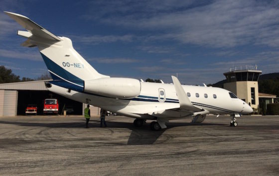 L’Embraer Legacy 450 de la compagnie belge ASL sur l’aéroport de la Mole (Saint-Tropez)