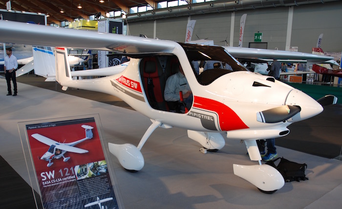 La délivrance par l'EASA (18 avril 2016) de la certification complète CS-LSA du Pipistrel Virus est une des principales annonces du salon Aero 2016.