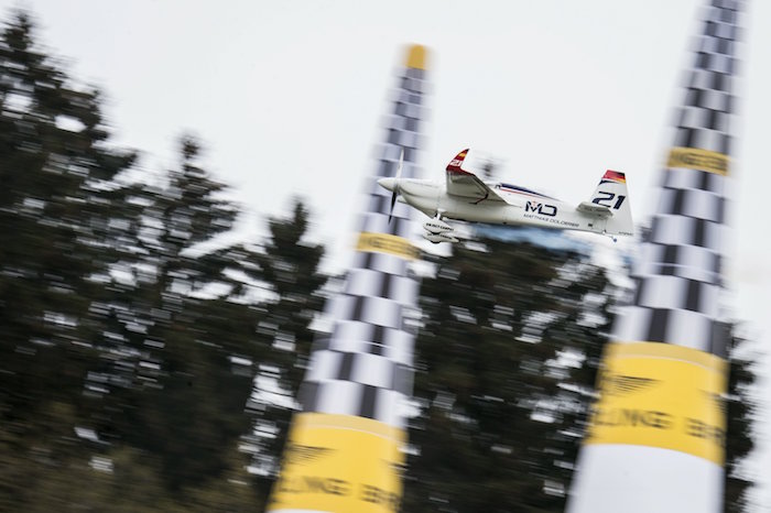 Matthias Dolderer est le premier pilote allemand à remporter une manche du championnat du monde Red Bull Air Race depuis sa création