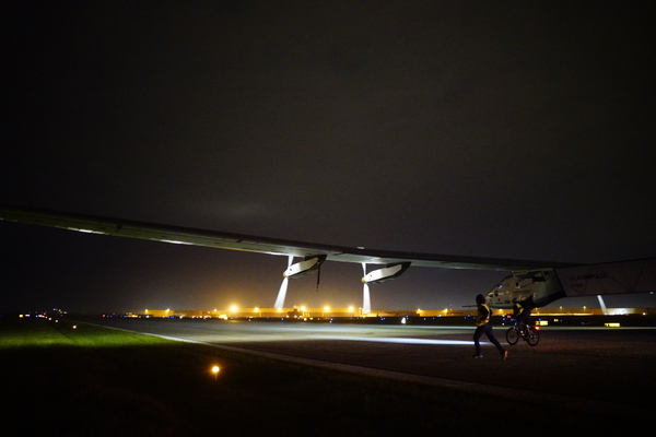Décollage de Solar Impulse 2 de Tulsa, Oklahoma.