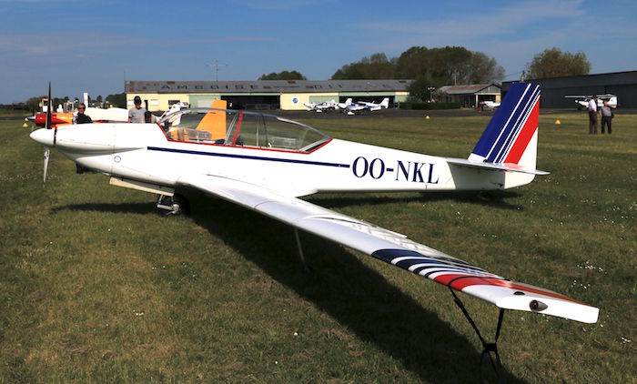 Un biplace RF-5 aux couleurs d'Air France…