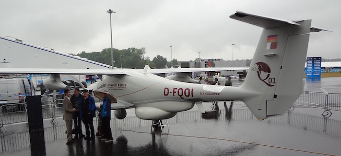 Le Q01 a une envergure de 20 m pour une masse maximale au décollage de 2,75 t
