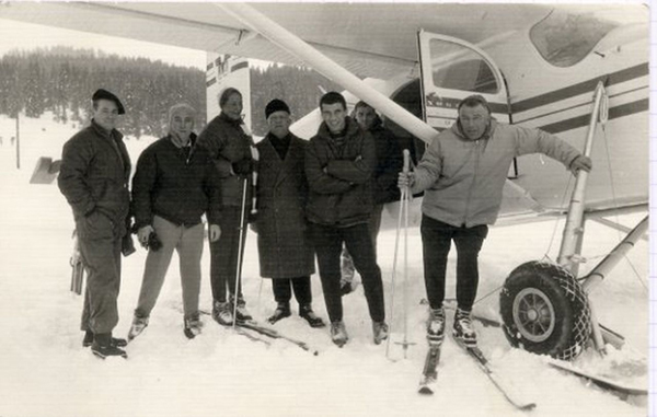 Robert Merloz et Michel Ziegler ouvrent, en 1962, l'altiport de Méribel.