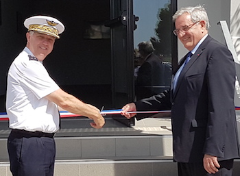 Le Centre international de Formation Académique et Aéronautique (DCI-CIF-AA) de DCI a été inauguré sur la BA 701 de Salon-de-Provence par le Général Francis Pollet, commandant l’École de l’air et la Base aérienne 701, et Jean-Michel Palagos, PDG de DCI.