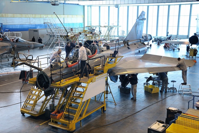 Atelier de modernisation de la flotte Mirage 2000 indienne, au centre d'essais en vol d'Istres. © Dassault Aviation