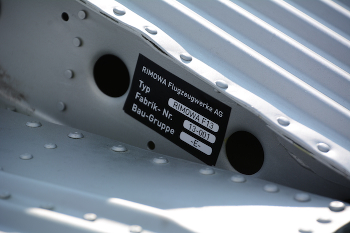 f13-plaque-d-identification-photo-vkt_1056