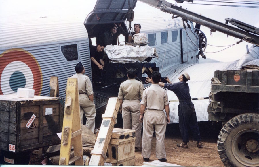 Junkers Ju-52 : Julie entre guerre et paix JU52-Indochine-coll.-JL.Gaynecoetche-2-900x582