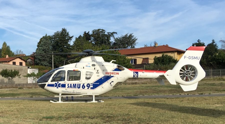 Résultat de recherche d'images pour "helicoptere de samu"