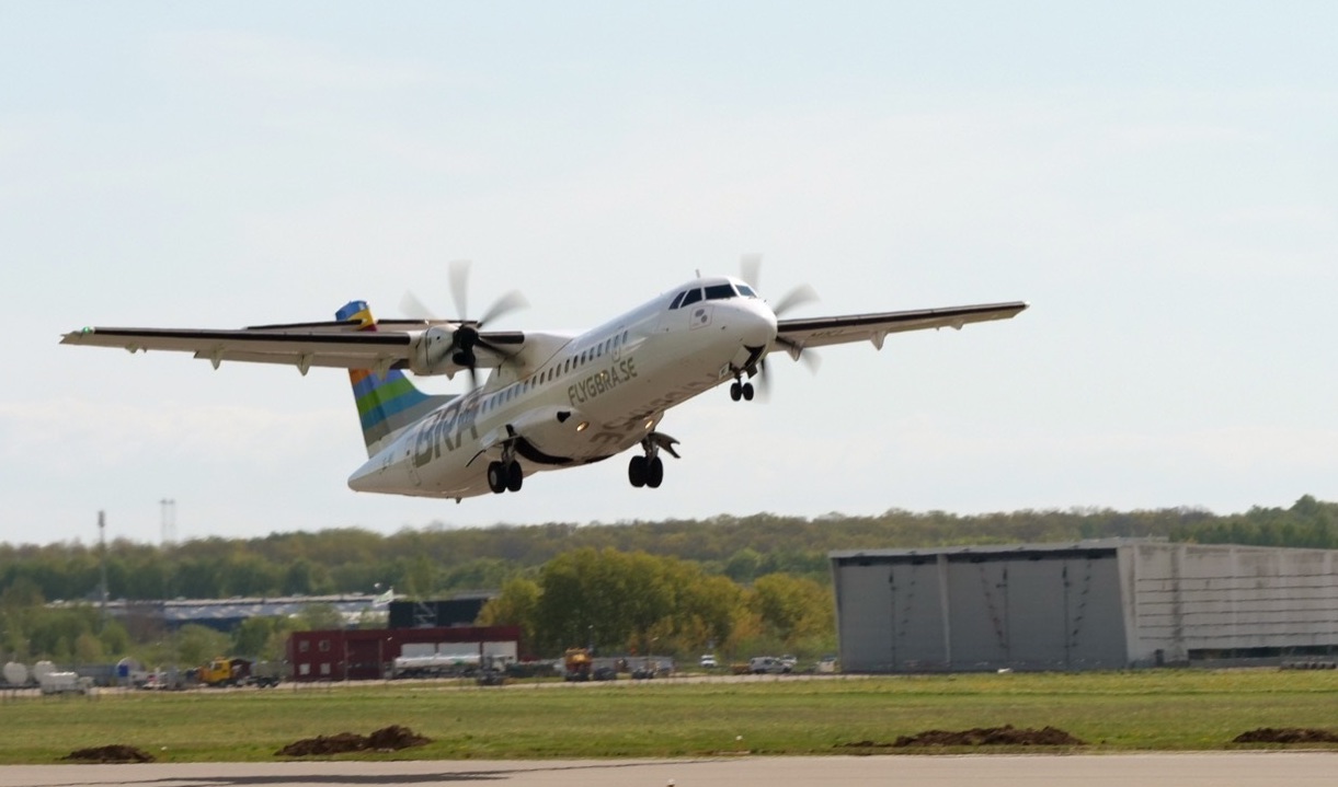 A l'occasion de ce vol expérimental, ATR rappelle qu'un ATR 72-600 émet 40% de moins de CO2 qu'un jet régional. © Braathens