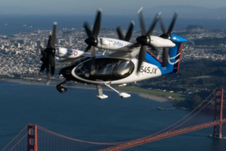 L'eVTOL de Joby en vol au-dessu du Golden Gate Bridge