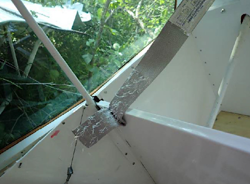 Ceinture décousue d'un Aeronca 7CCM accidenté